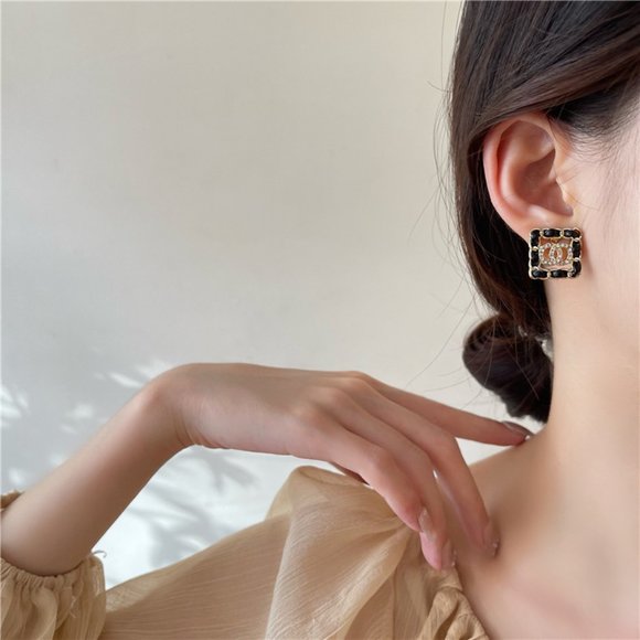 3/$35 Dainty Metal Chain Buckle Small Ear Studs Square Earrings Black Gold - Picture 4 of 6